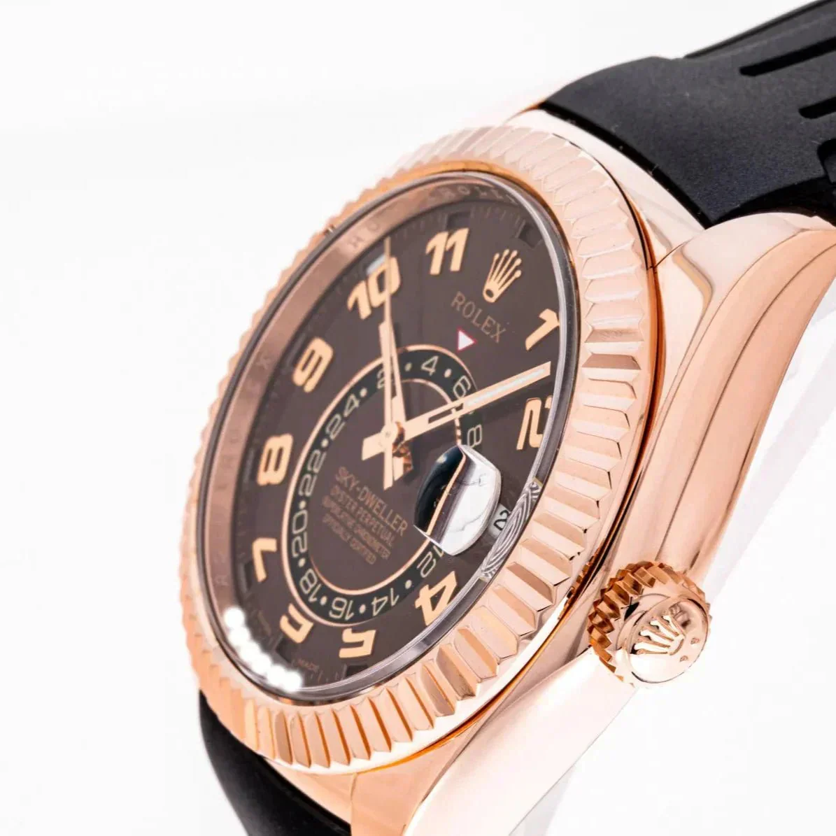 Rolex Sky-Dweller Oyster, 42 mm, Everose Gold - Image 3