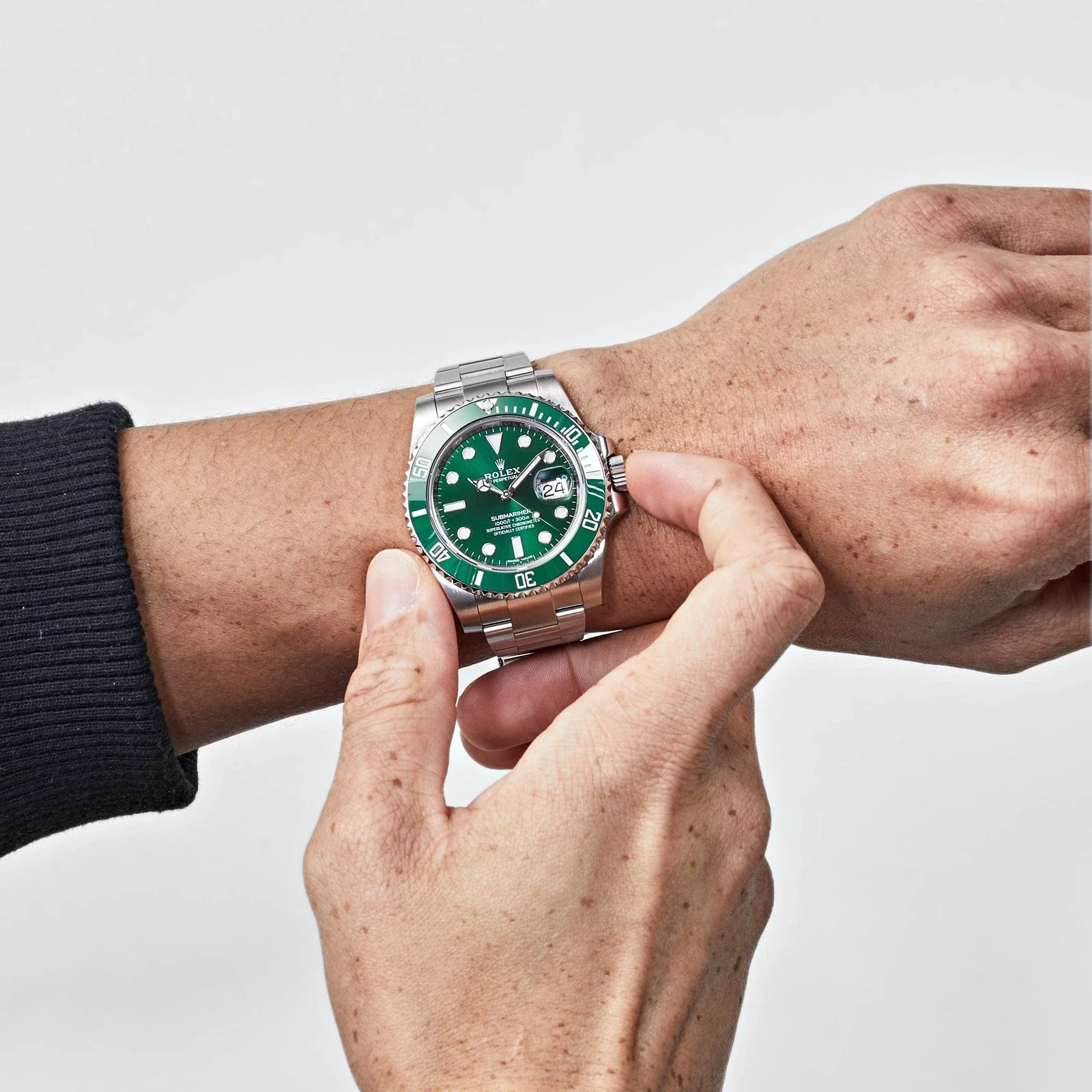 Rolex Submariner Date 'Hulk' Stainless Steel Green Dial - Image 9